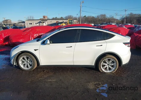 2022 Tesla Model Y Long Range Dual Motor All-Wheel Drive from USA, damaged, VIN 7SAYGDEE0NF393780